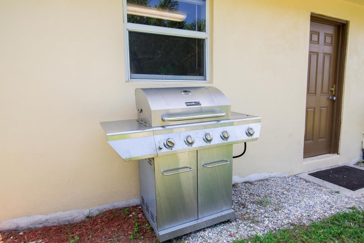 Cozy Lake Home With Ranch Flair & Hammock, Firepit Pahokee Exterior photo